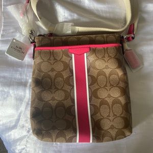 NWT COACH Signature Swingpack Crossbody Bag
